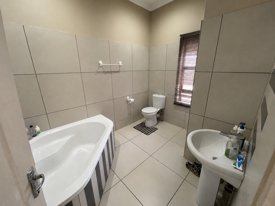 To Let 3 Bedroom Property for Rent in Cashan North West